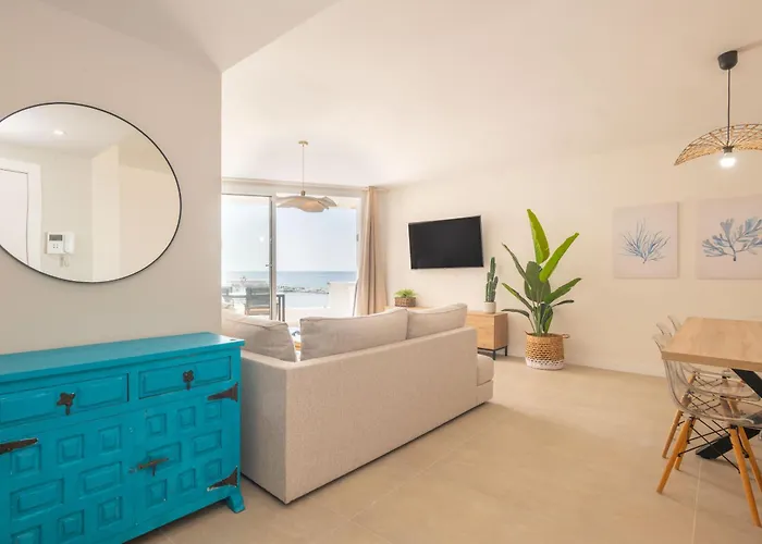 In Front Of Sea & Center Appartement