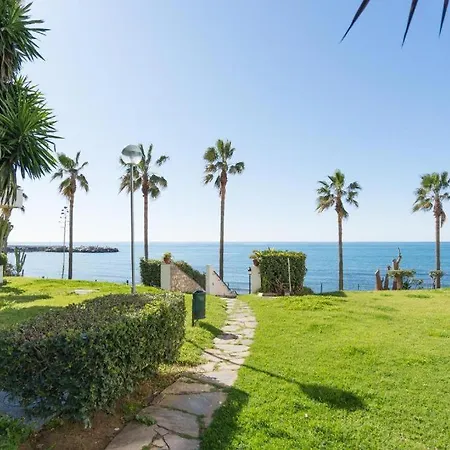 Apartment In Front Of Sea & Center *