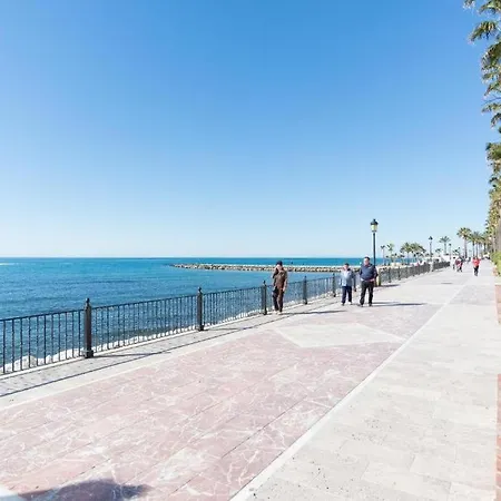 In Front Of Sea & Center Apartment *