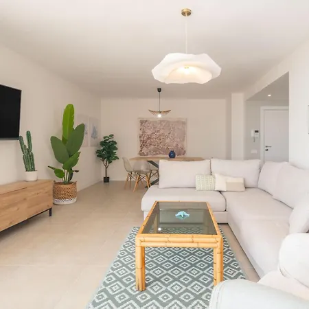 In Front Of Sea & Center Apartment Marbella