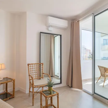 In Front Of Sea & Center Apartment Marbella