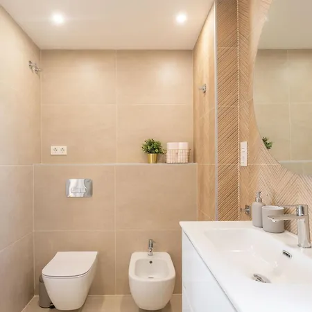 In Front Of Sea & Center 마르베야