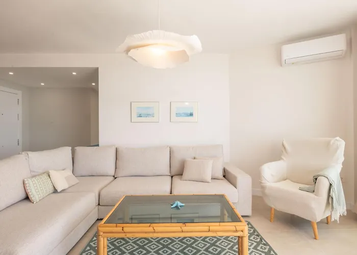 In Front Of Sea & Center Apartament Marbella