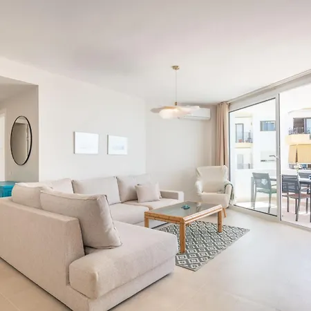 In Front Of Sea & Center Apartment *