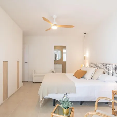 Apartment In Front Of Sea & Center *