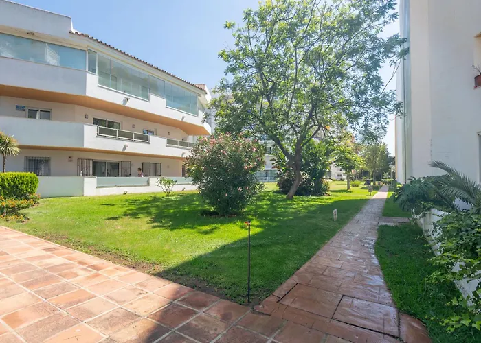 Apartment In Front Of Sea & Center *