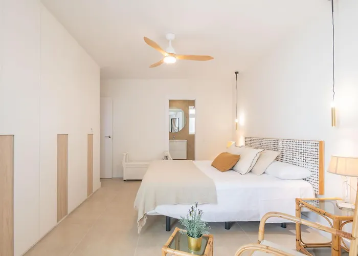 Apartment In Front Of Sea & Center *